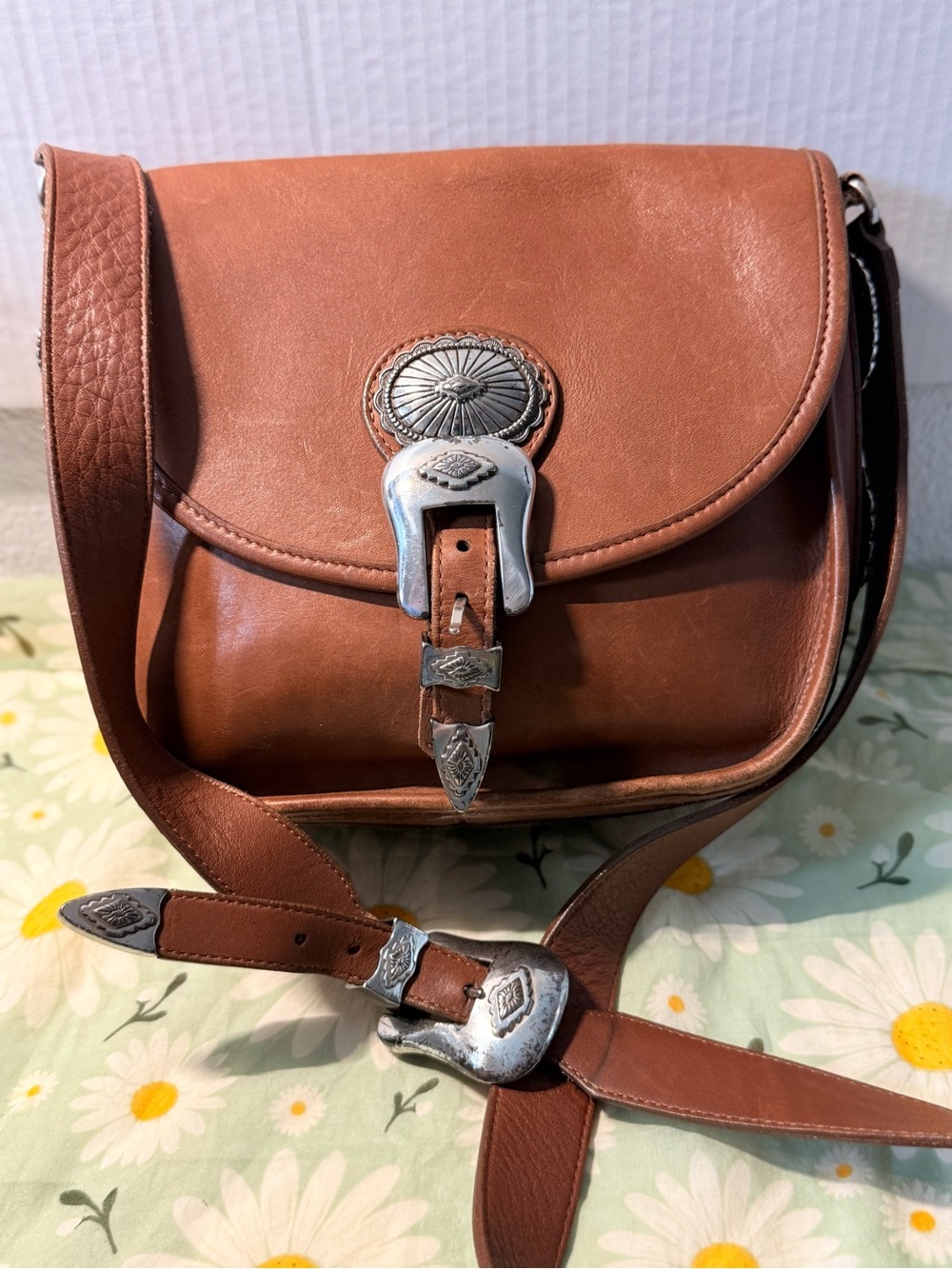 Leather Western-Style Saddle Bag in Chestnut Brown